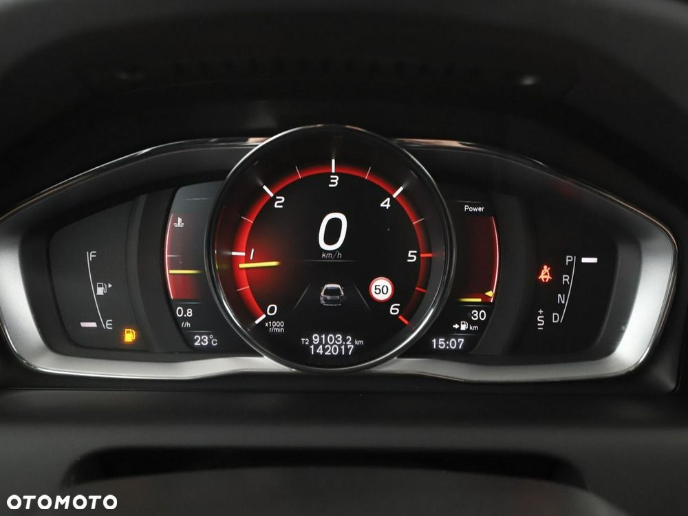 Volvo XC 60 D4 Momentum - 23