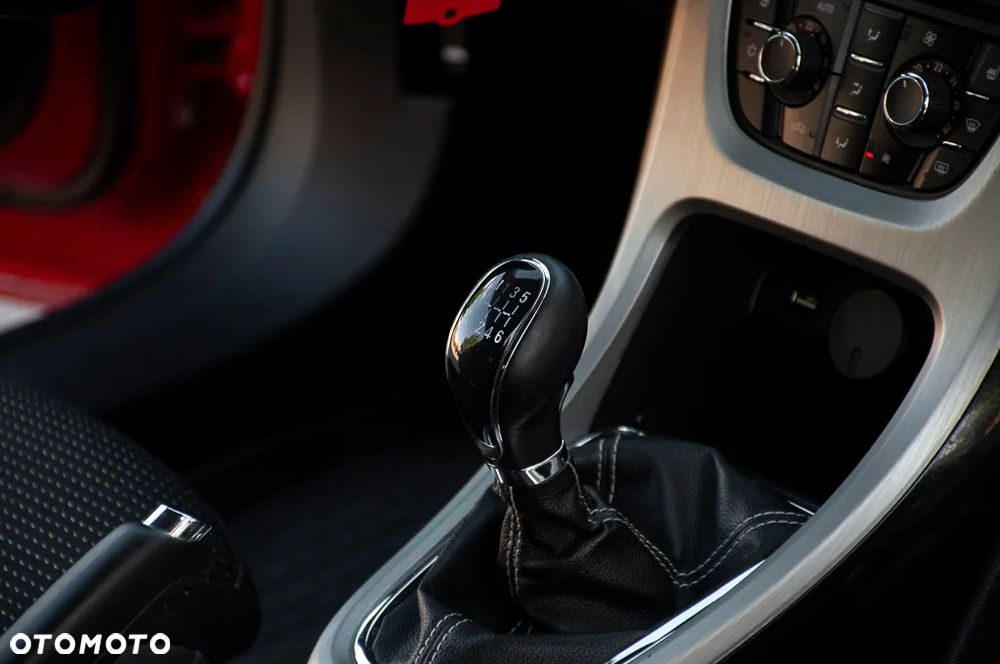 Opel Astra 1.4 Turbo Innovation - 23