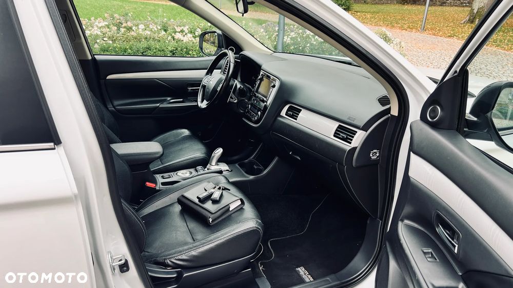 Mitsubishi Outlander - 31