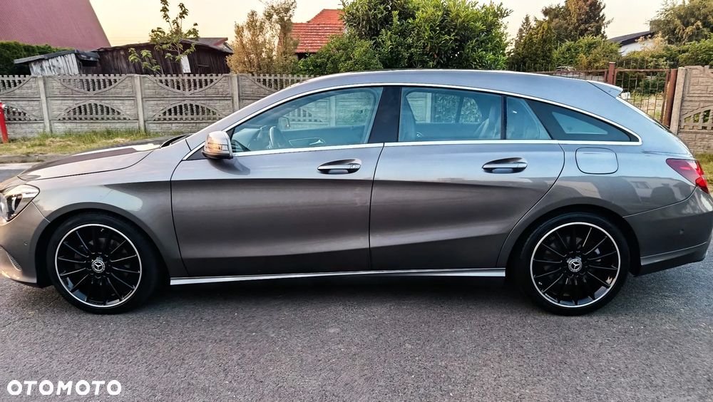 Mercedes-Benz CLA 180 7G-DCT UrbanStyle Edition - 35