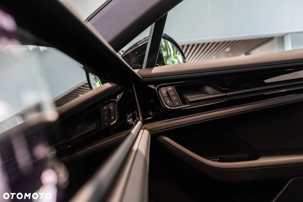 Porsche Panamera 4 E-Hybrid PHEV - 20