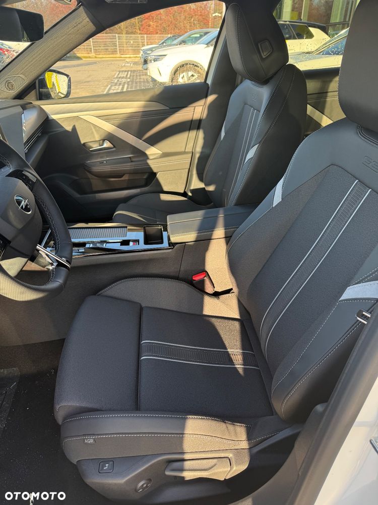 Opel Astra 1.2 T mHEV GS S&S eDTC - 10