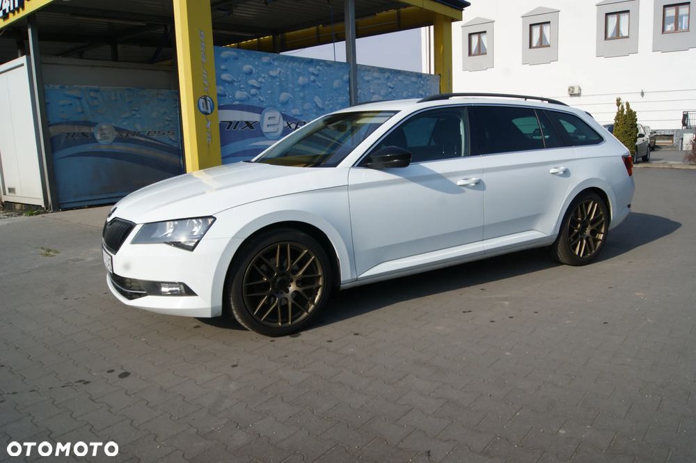 Skoda Superb 2.0 TDI Ambition - 22