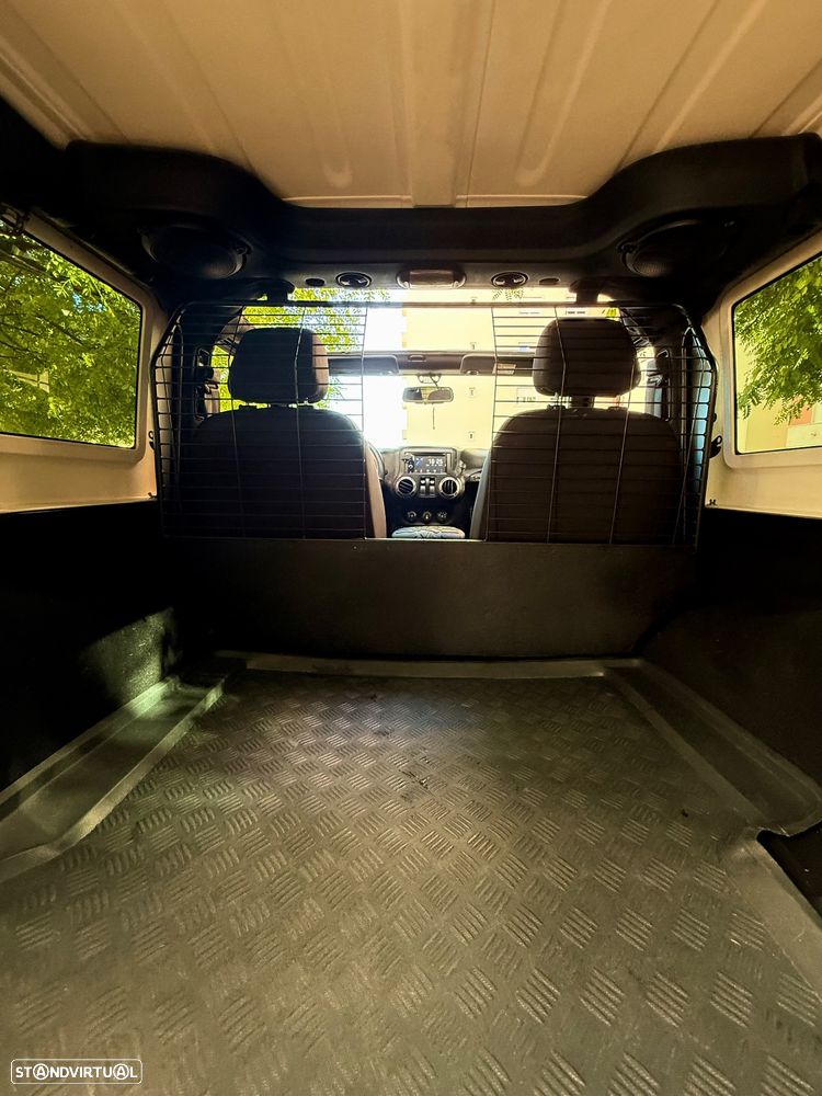 Jeep Wrangler - 10