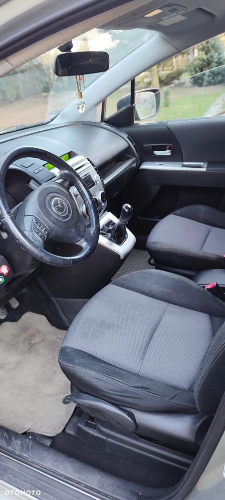 Mazda 5 - 6