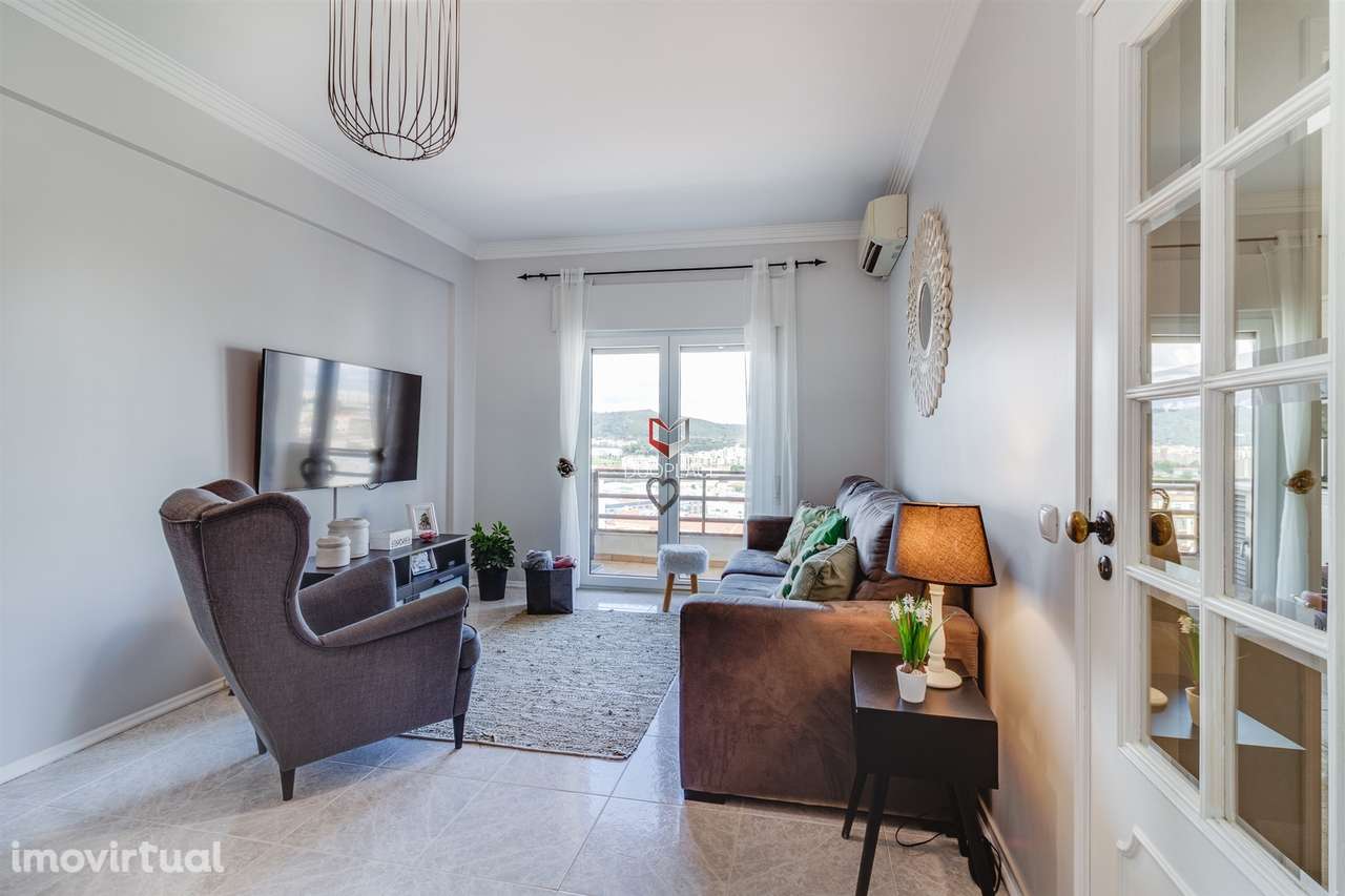 T2 com Vista Deslumbrante no Coração de Setúbal – 7º Andar com Elevado - Grande imagem: 5/24