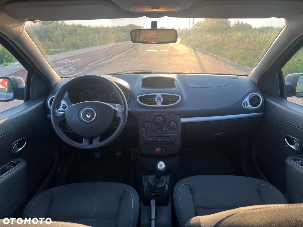 Renault Clio 1.2 16V Alize - 7