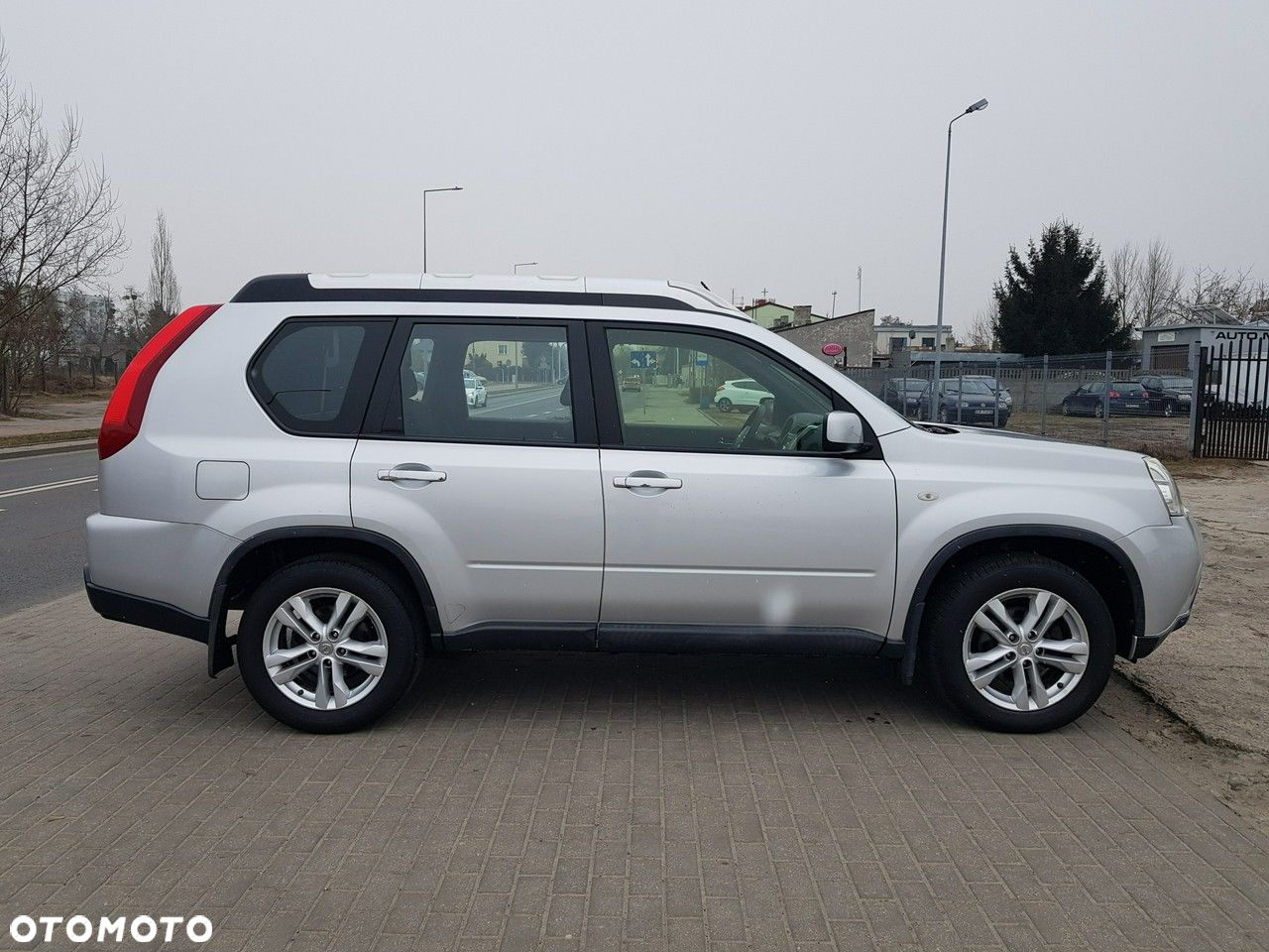 Nissan X-Trail - 4
