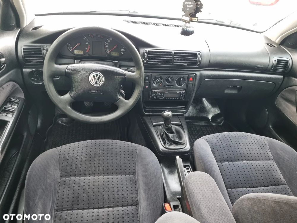 Volkswagen Passat 1.8 Comfortline - 3