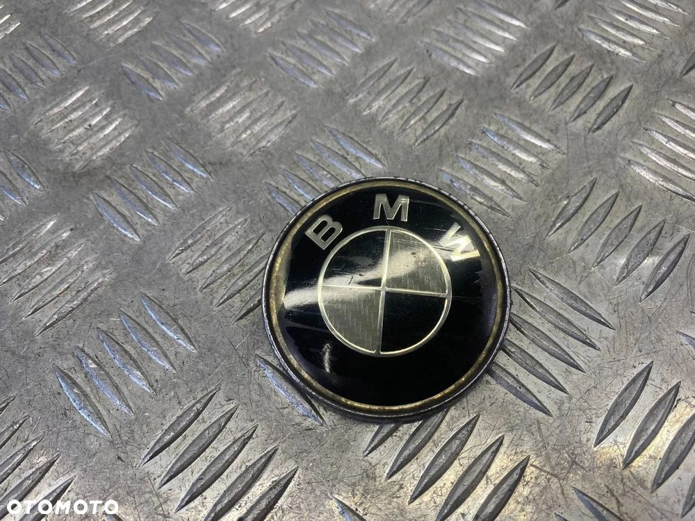 EMBLEMAT ZNACZEK BMW 3 E90 51148132375 - 1