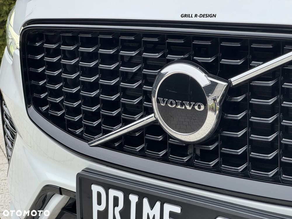 Volvo XC 60 B4 D Plus Dark - 36