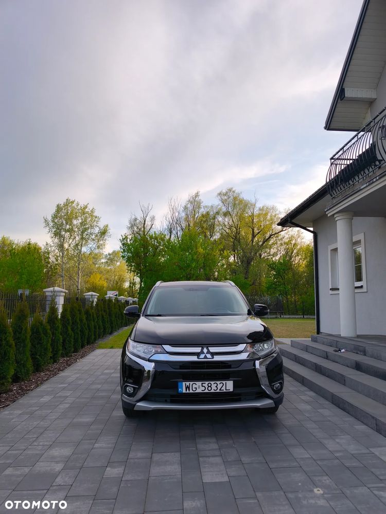 Mitsubishi Outlander - 2