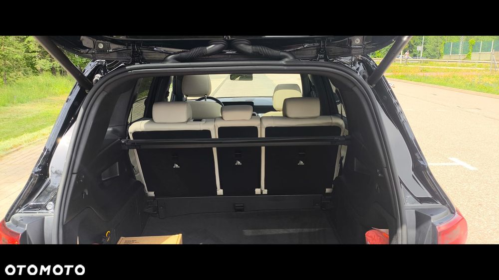 Mercedes-Benz GLB 250 4-Matic 8G-DCT - 10