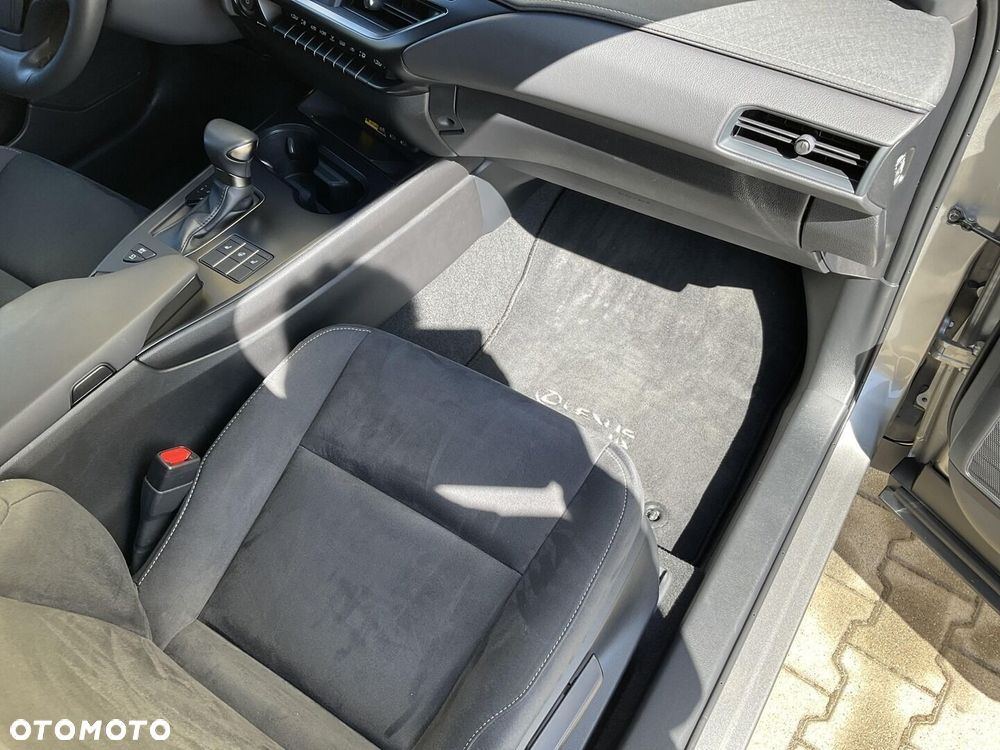 Lexus UX 250h GPF Business 2WD - 10