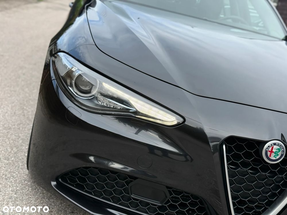 Alfa Romeo Giulia 2.2 D Turbo - 37