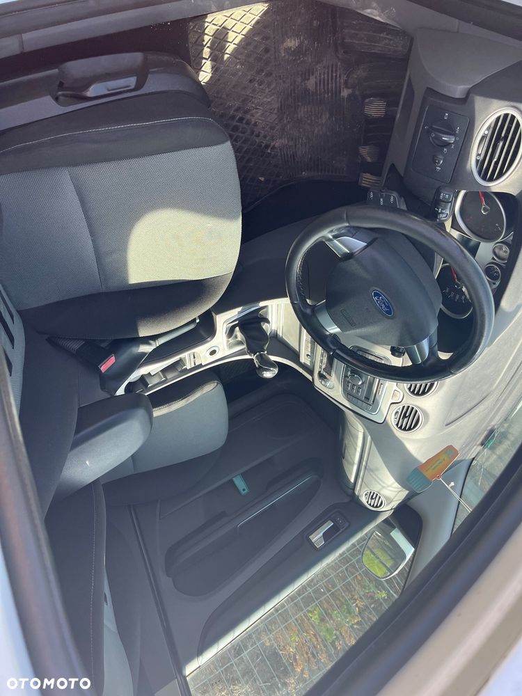 Ford Focus 2010 photo 3