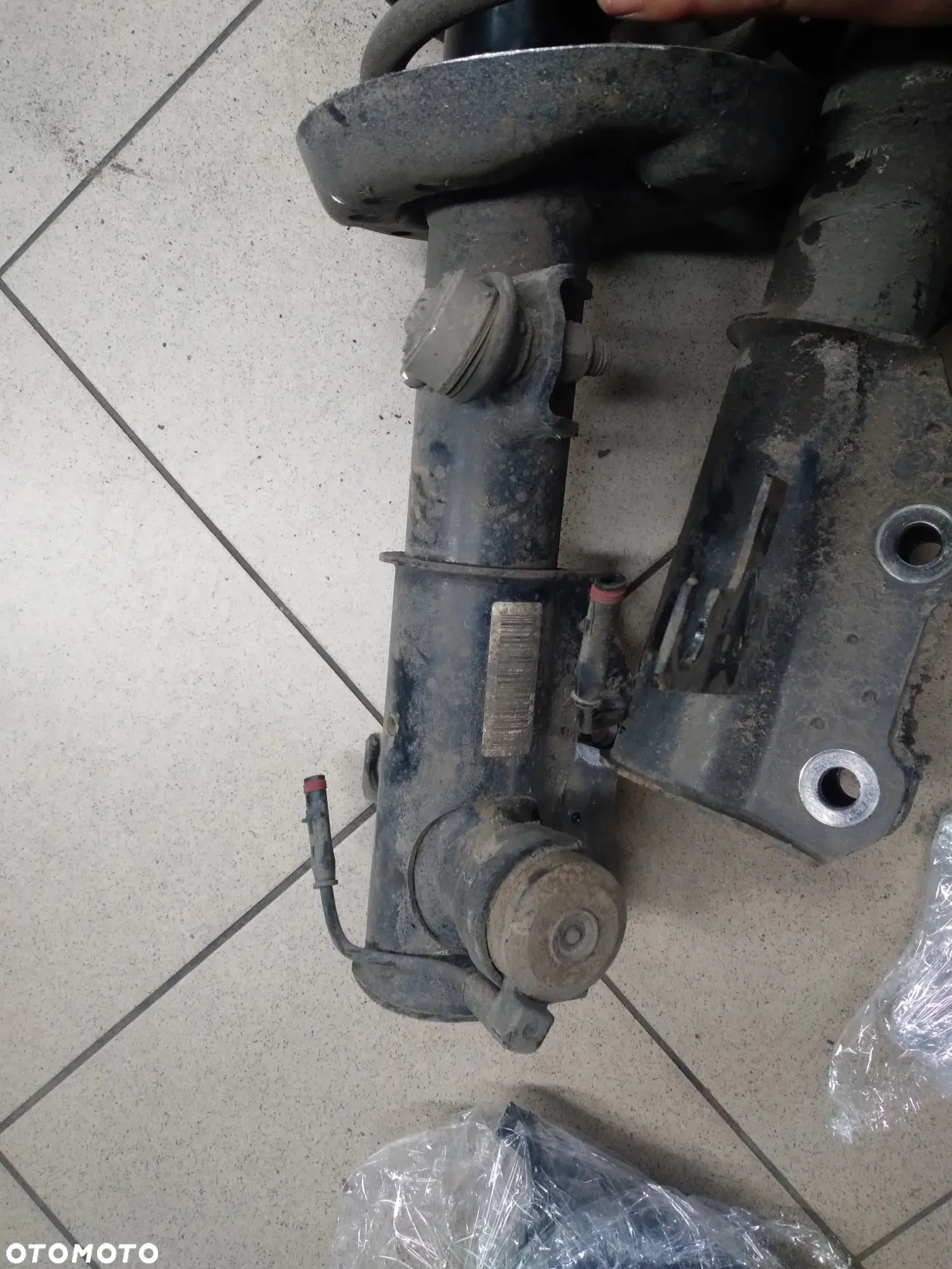 Opel Insignia A 4x4  Amortyzator Ids Cdc Flexridde Lewy i Prawy 13 319 745 13 319 746 - 4