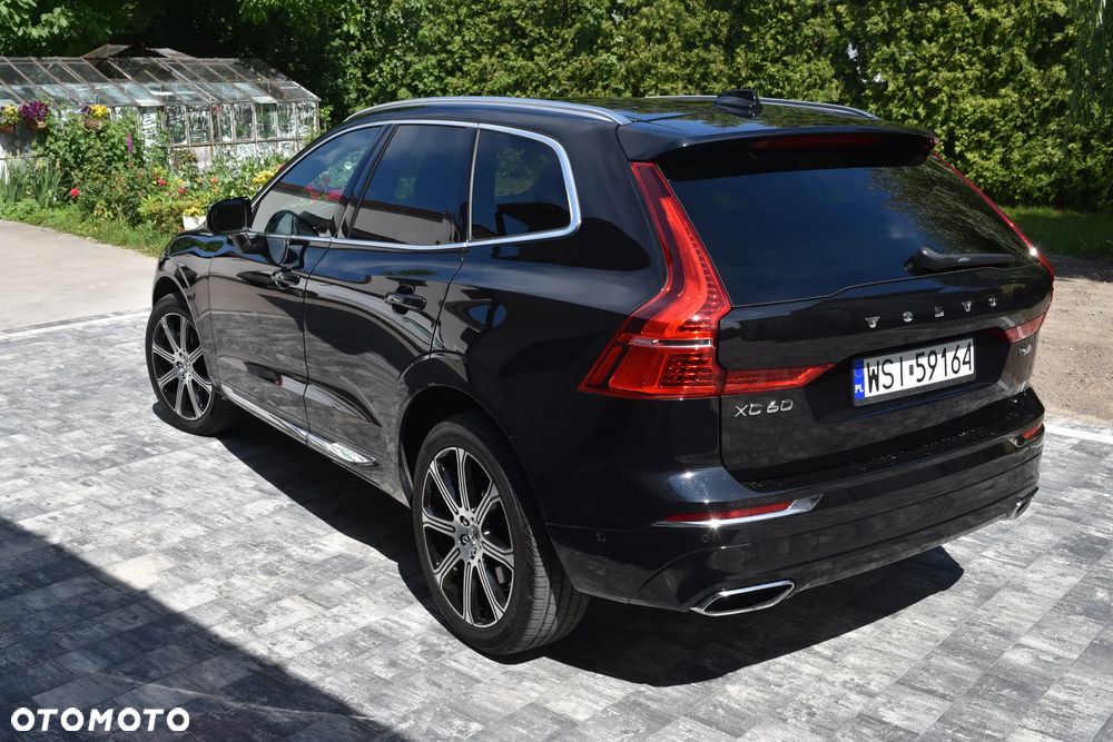 Volvo XC 40 T5 AWD Geartronic Momentum Pro - 4