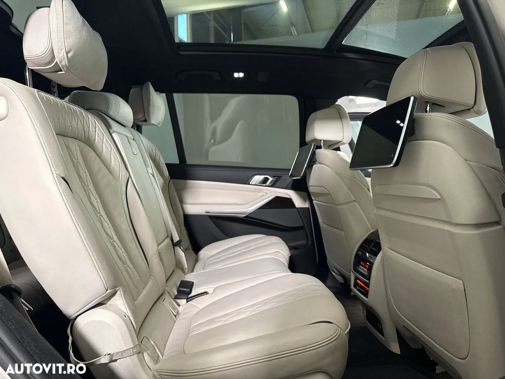 BMW X7 - 12