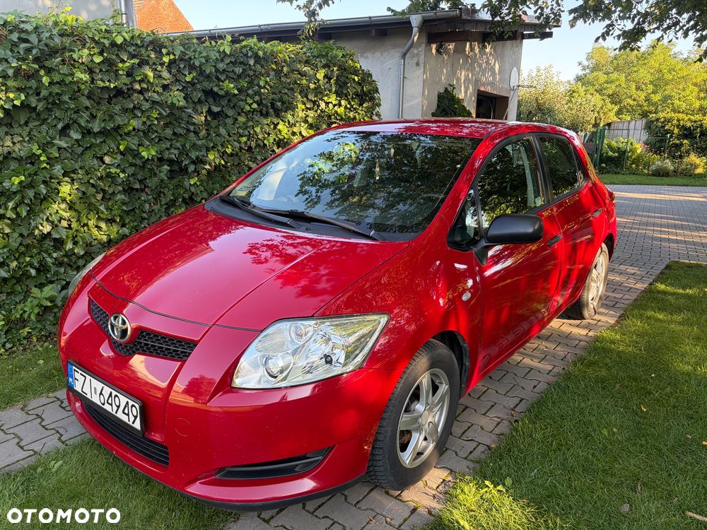 Toyota Auris 1.4 VVT-i Terra - 1