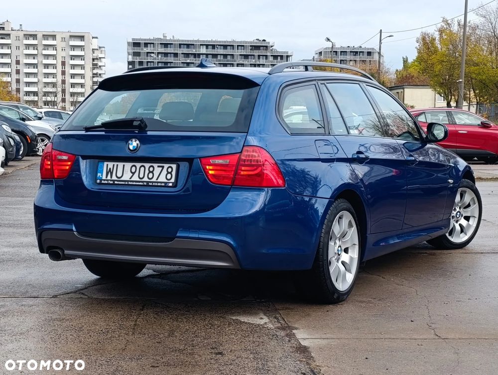 BMW Seria 3 320d xDrive DPF Touring - 29