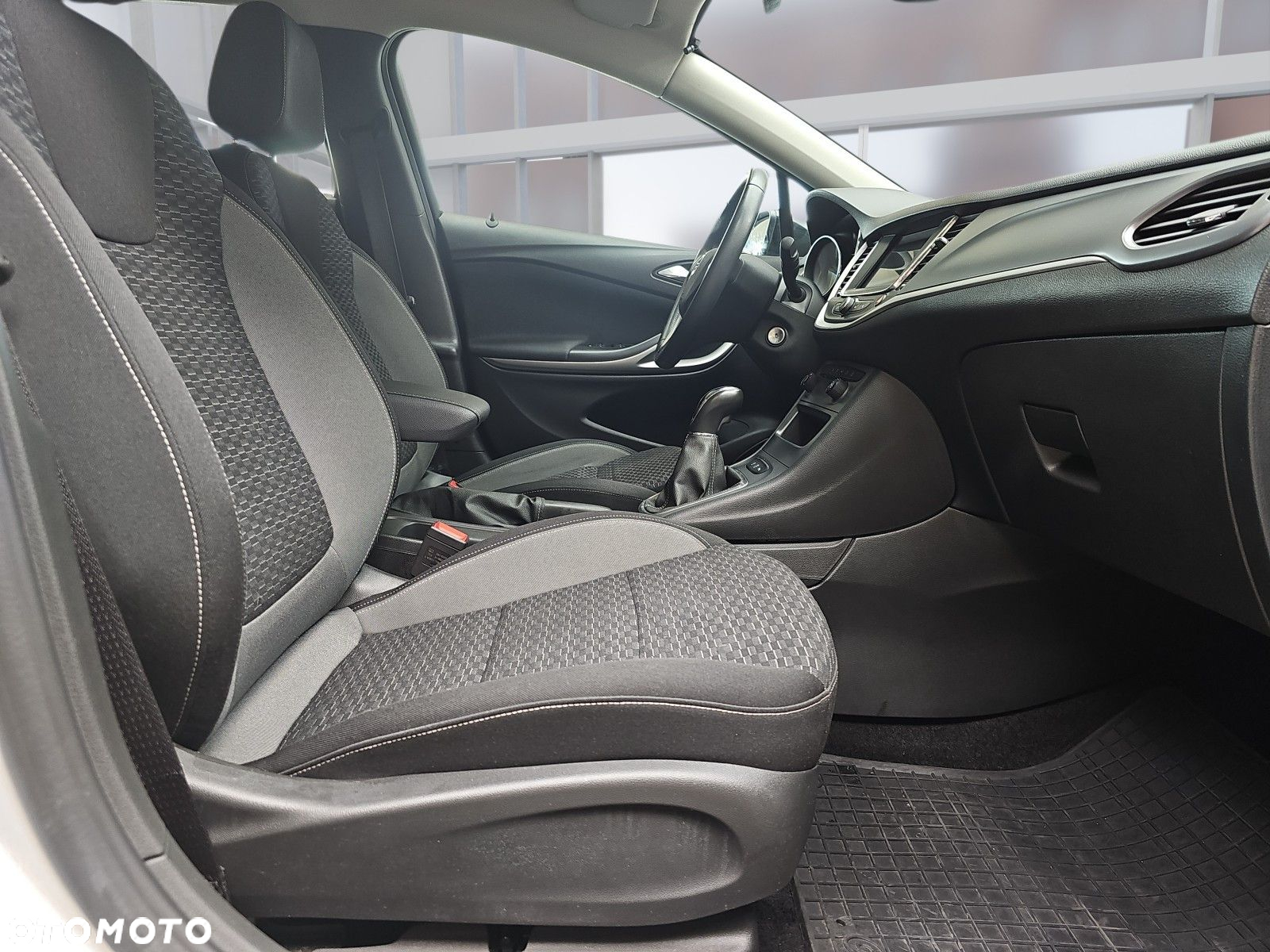 Opel Astra V 1.5 CDTI Edition S&S - 19