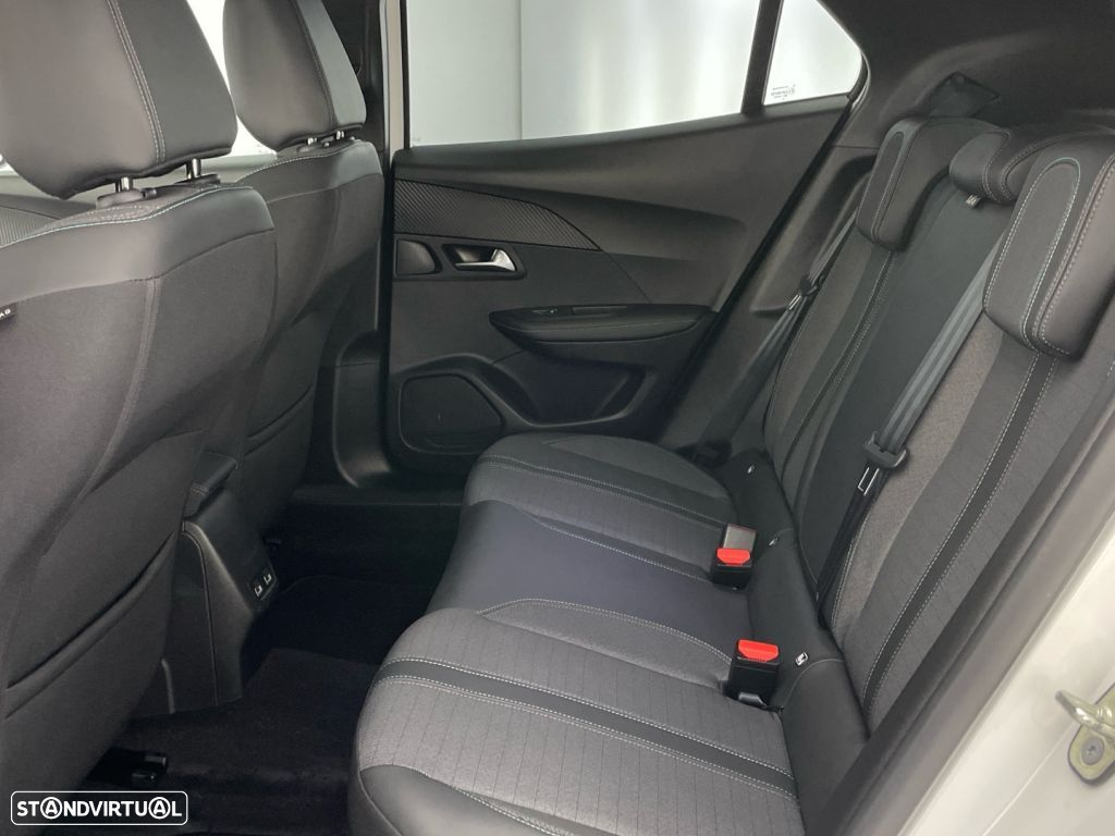 Peugeot 2008 1.5 BlueHDi Allure EAT8 - 12