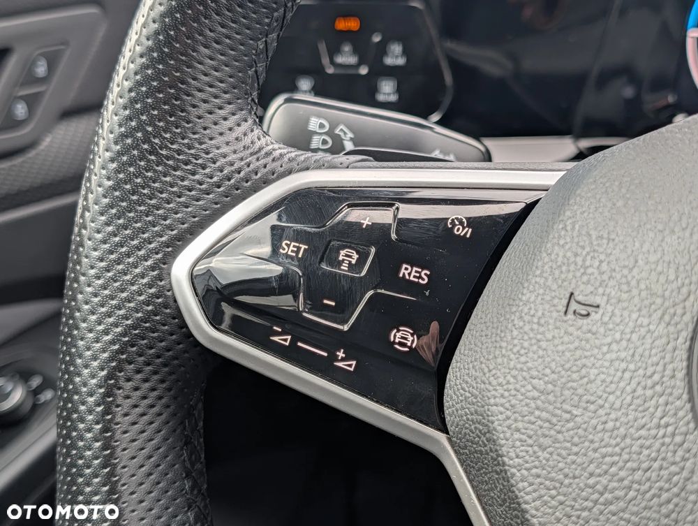 Volkswagen Golf 1.5 eTSI OPF DSG R-Line - 14