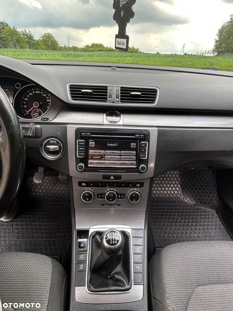 Volkswagen Passat 1.6 TDI DPF BlueMot Comfortline - 11