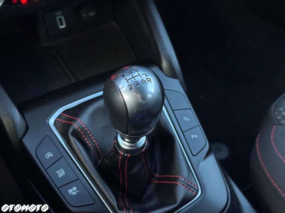 Ford Focus 1.0 EcoBoost ST-Line Style - 23