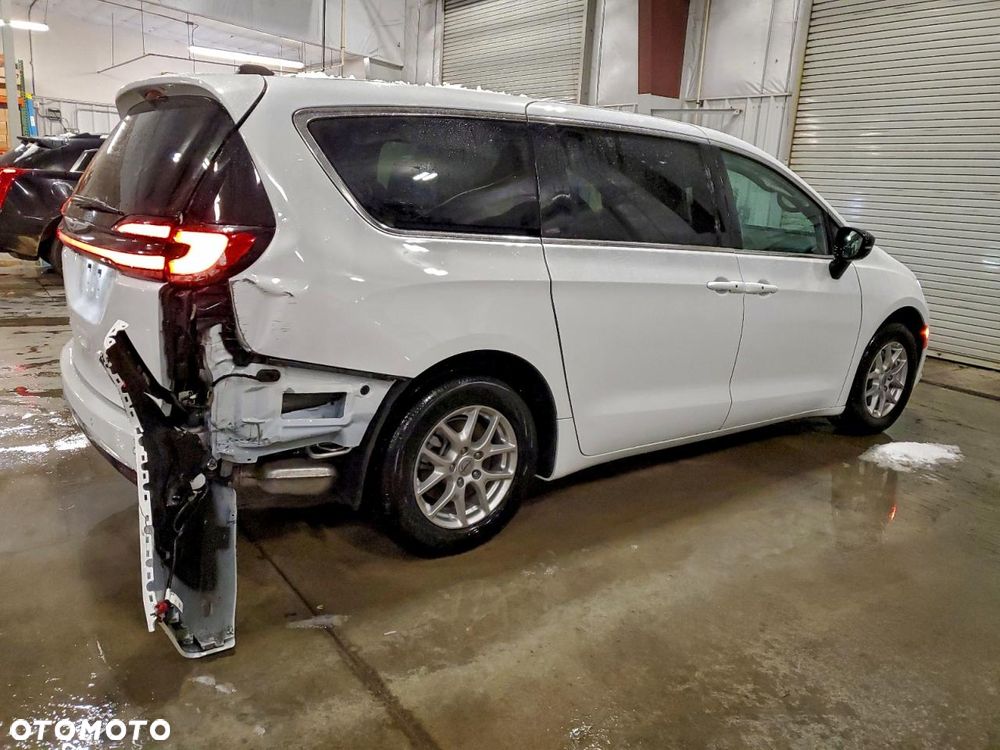 Chrysler Pacifica - 5