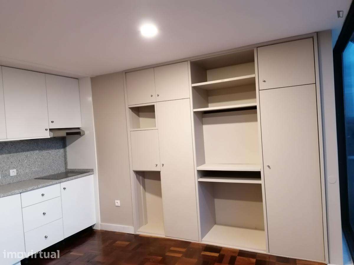Apartamento com 1 quartos - localizado em Cedofeita Porto - Grande imagem: 5/29