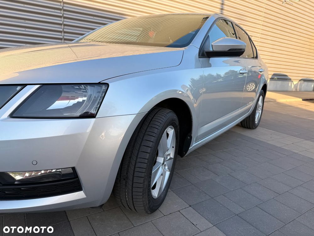 Skoda Octavia 1.6 TDI SCR Ambition - 3