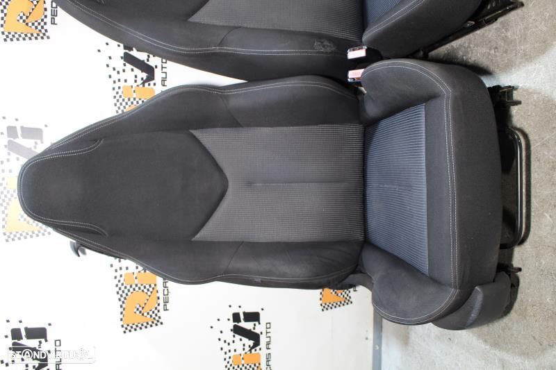 Bancos Peugeot RCZ em Tecido - 3