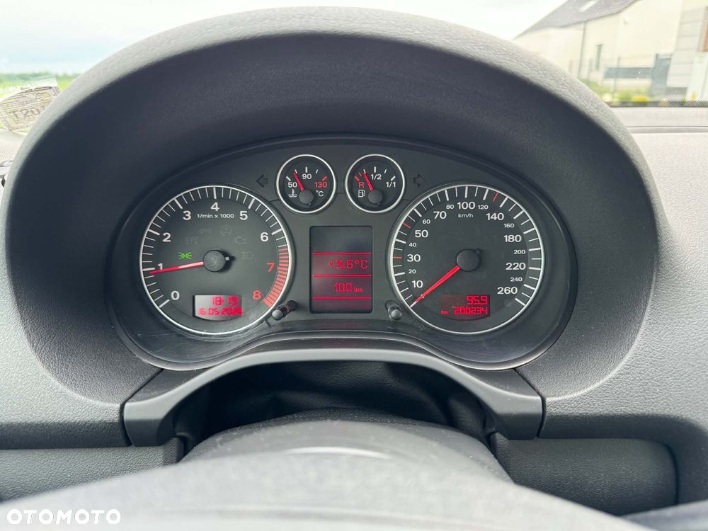 Audi A3 3-drzwiowe 1.6 Ambiente - 7