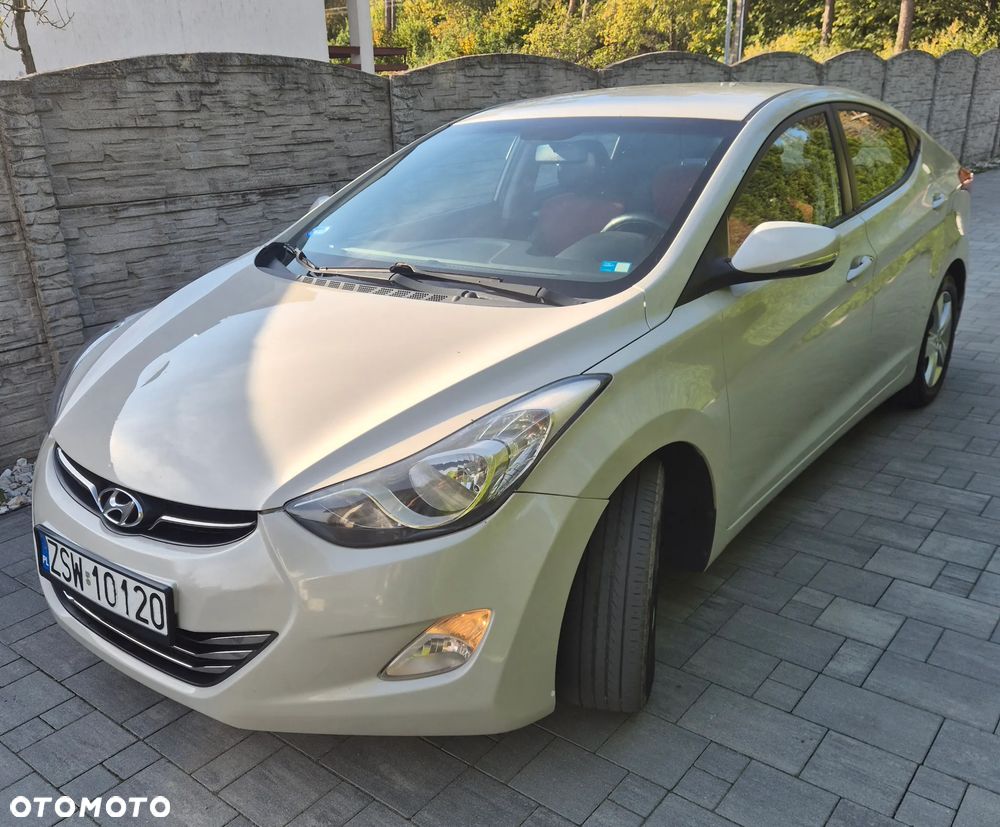 Hyundai Elantra 1.6 Comfort - 2