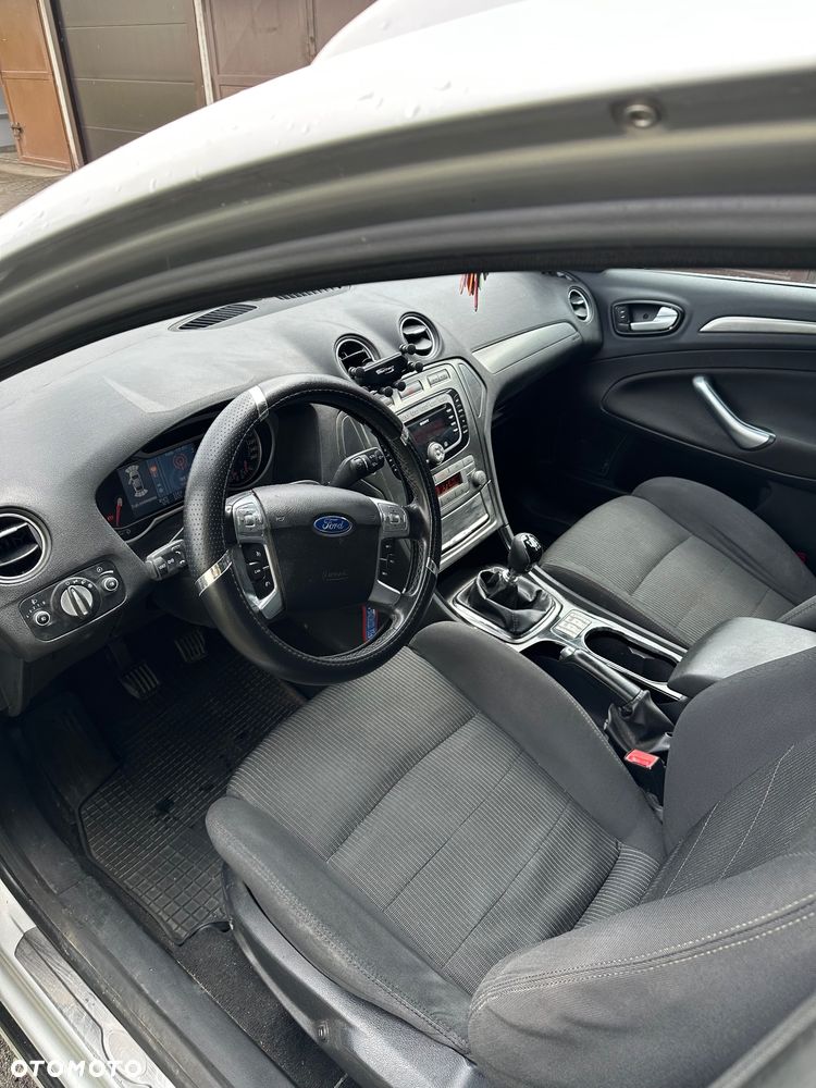 Ford Mondeo 2.0 TDCi Trend - 10