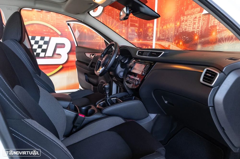 Nissan Qashqai 1.3 DIG-T N-Connecta J18 - 22