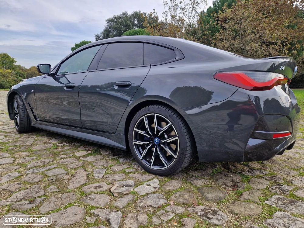 BMW i4 eDrive40 Desportiva M - 8
