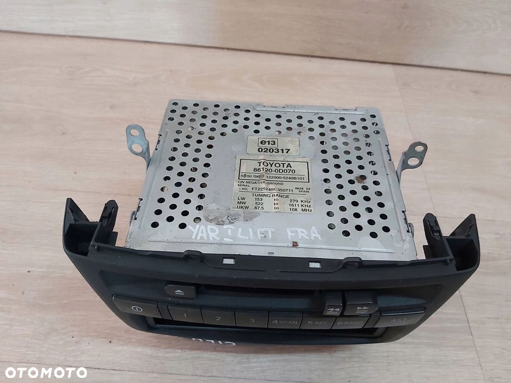 Toyota Yaris I LIFT radio kaseta 86120-0D070 - 3