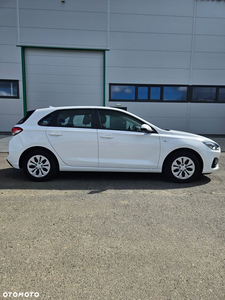 Hyundai i30 1.6 D Classic + - 10