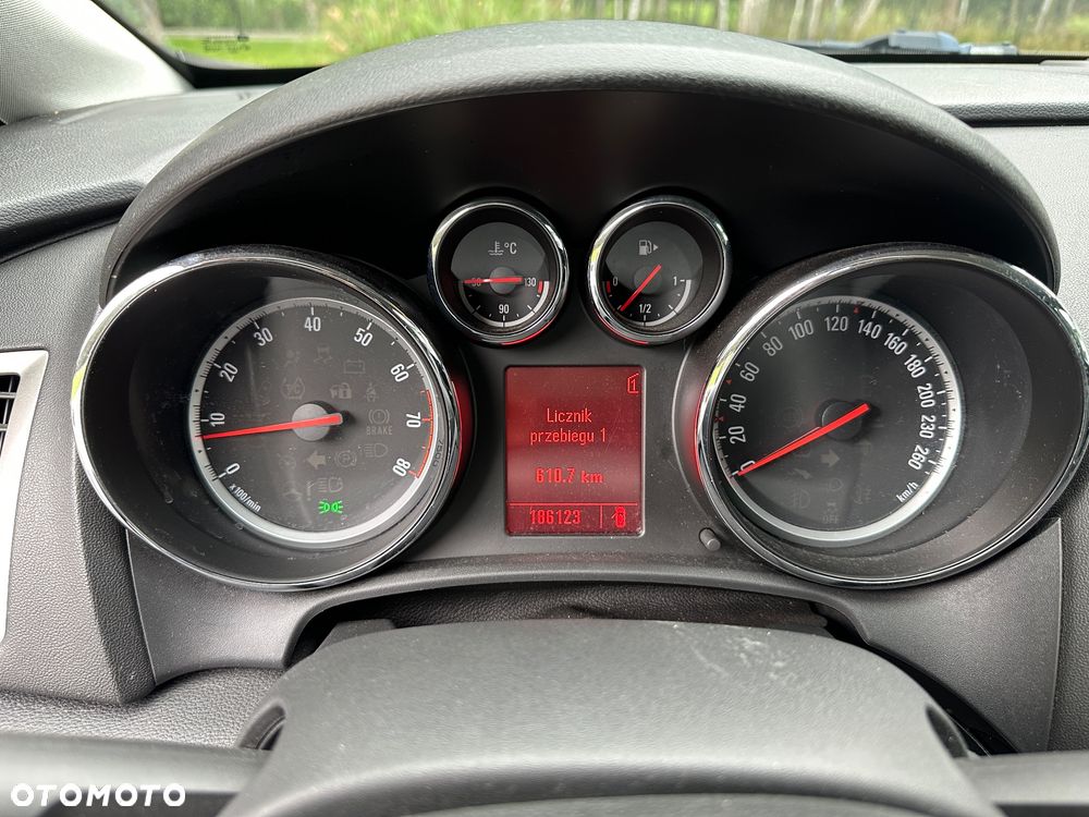 Opel Astra 1.4 Turbo Exklusiv - 27