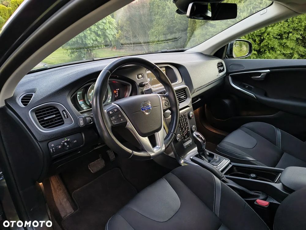 Volvo V40 D2 Summum - 13