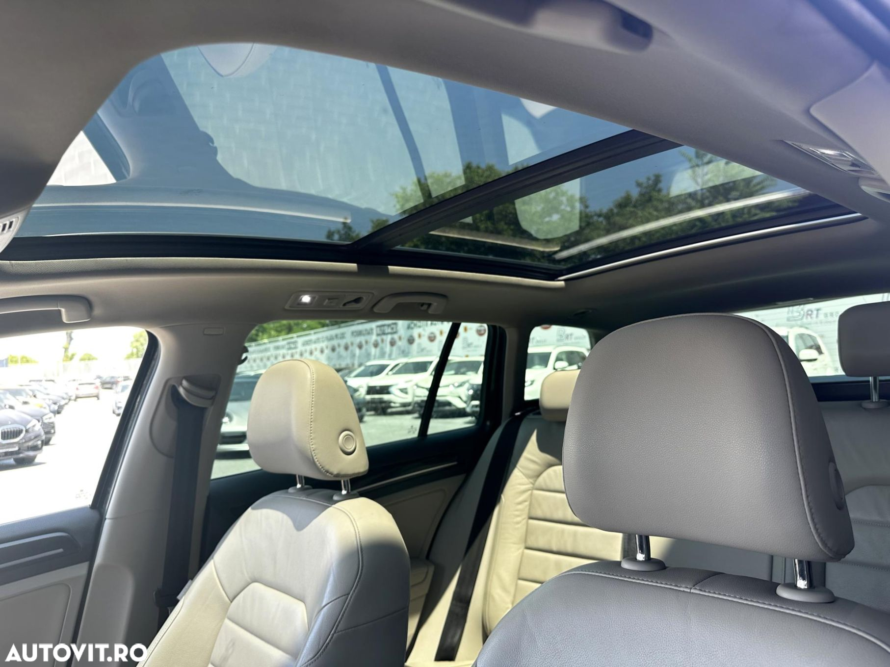 Volkswagen Golf - 25