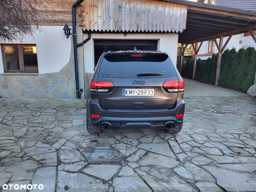 Jeep Grand Cherokee SRT - 5