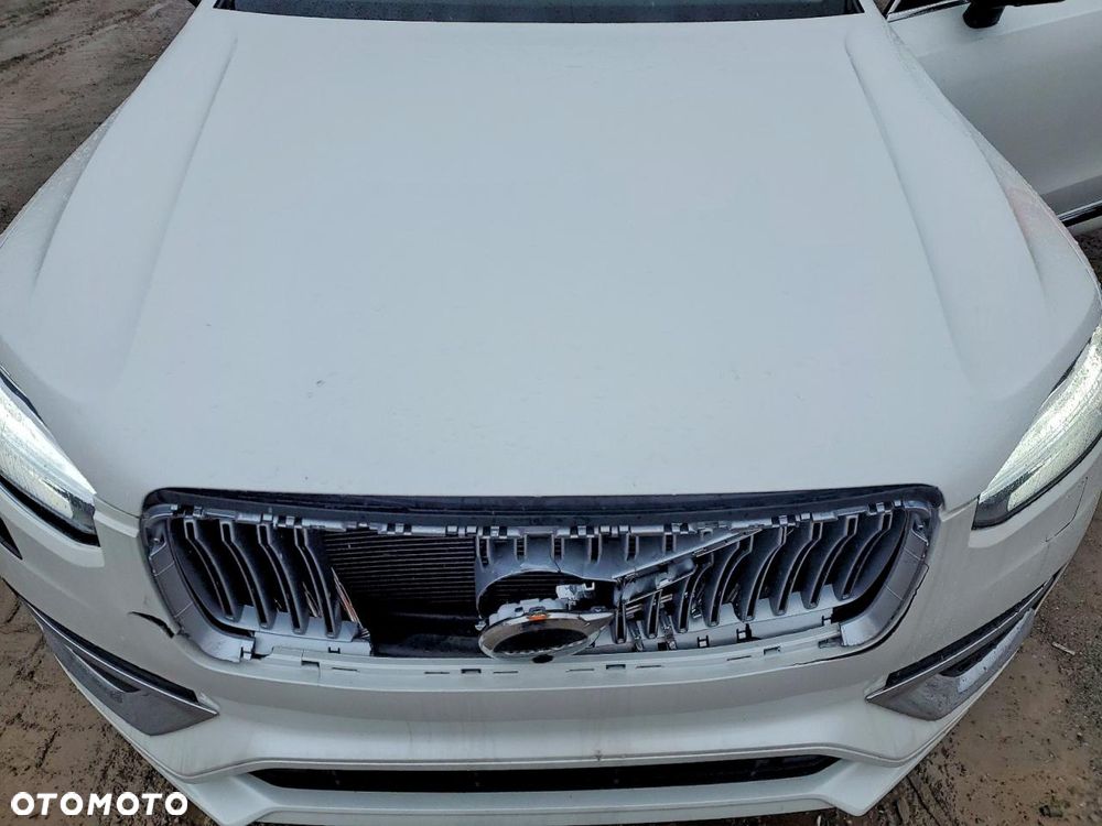 Volvo XC 90 - 9
