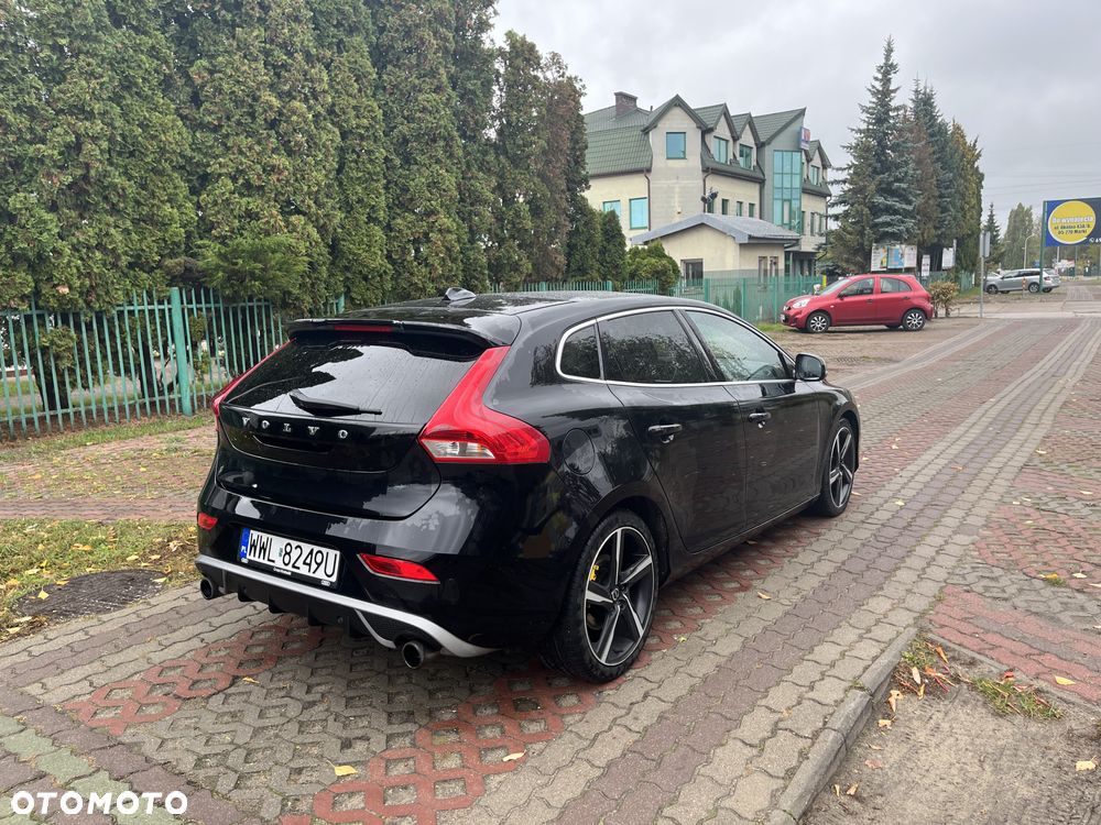 Volvo V40 T3 R-Design - 5