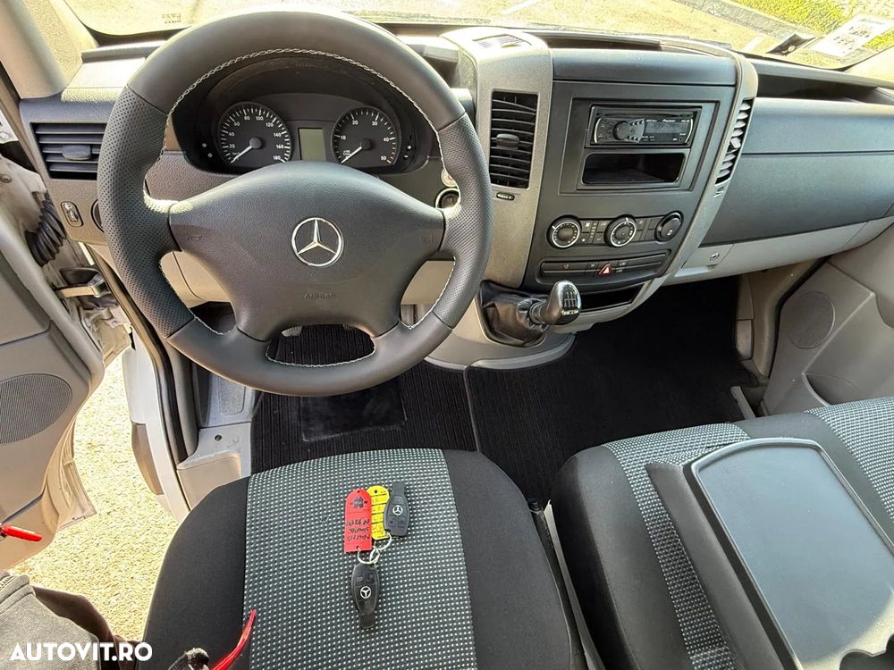 Mercedes-Benz Sprinter - 21