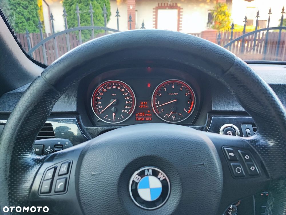 BMW Seria 3 325i - 9