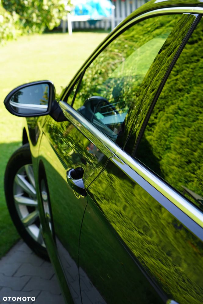 Volkswagen Passat - 12